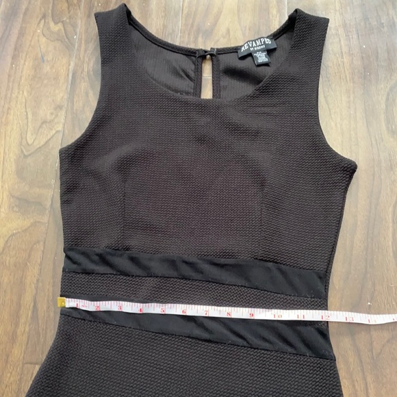 Revamped Textured w Mesh Details Sleeveless Dress - Picture 13 of 15